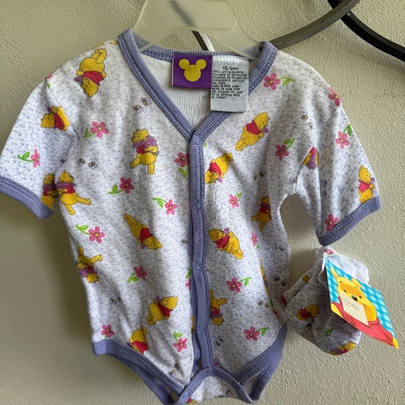90s Vintage Disney Winnie the Pooh Baby Bodysuit (6-9M) - Picture 2 of 11